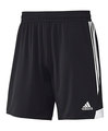 Tiro 13 Short: ADULT